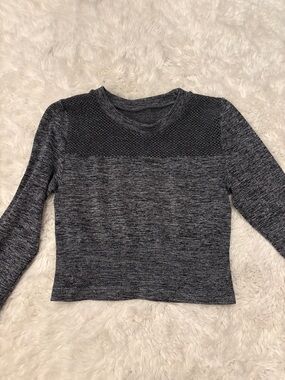 Carbon38 Charcoal Gray Seamless Long-Sleeve Crop Top- size M/L
